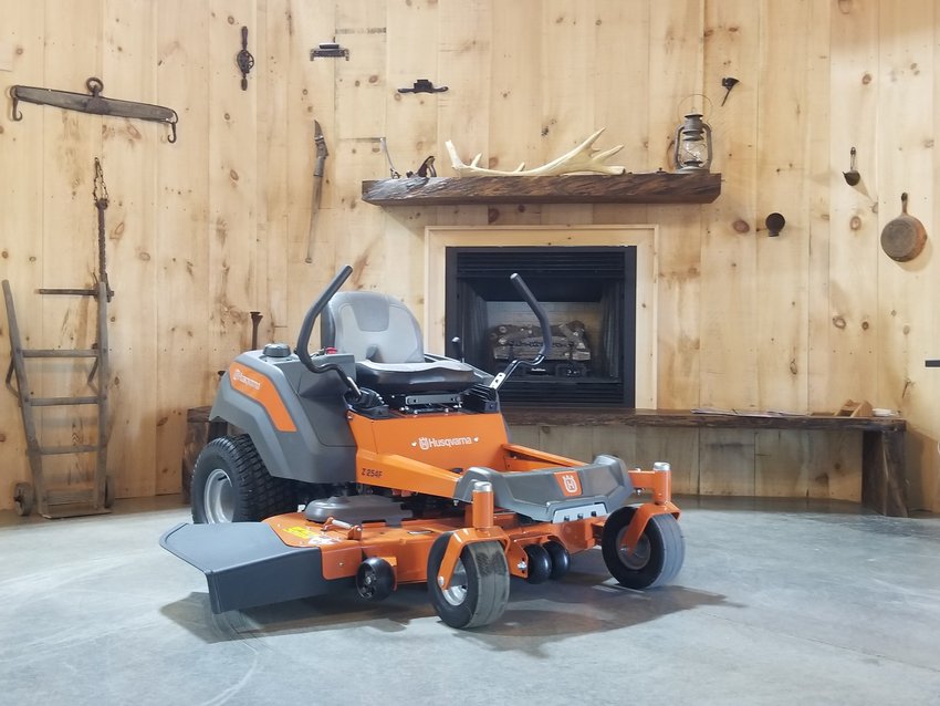 Z254 Husqvarna Zero Turn for saleIn Chatsworth, GA