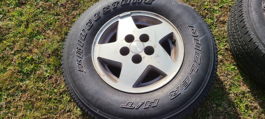 (2) 1990's Chrysler Jeep Rim for saleIn Ringgold, GA