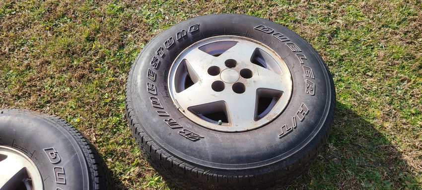 (2) 1990's Chrysler Jeep Rim for saleIn Ringgold, GA