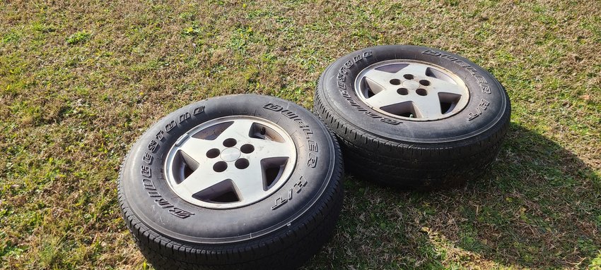 (2) 1990's Chrysler Jeep Rim for saleIn Ringgold, GA