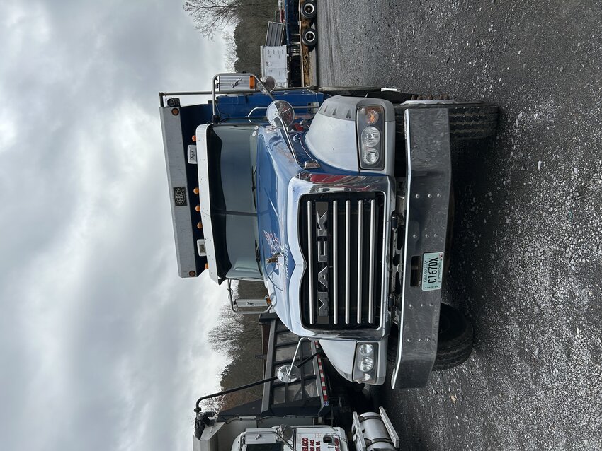 2016 Mack Dump Truck for saleIn Old Fort, TN