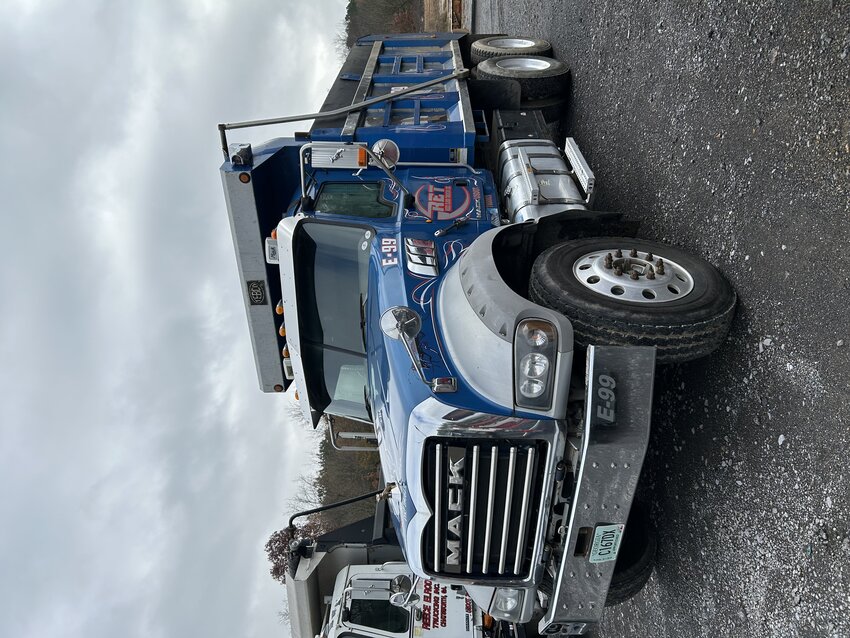2016 Mack Dump Truck for saleIn Old Fort, TN