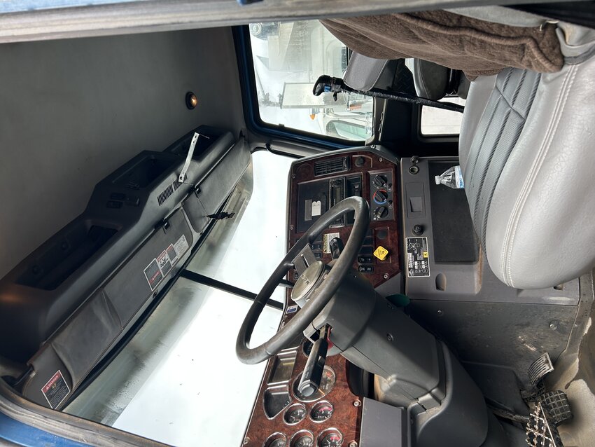 2016 Mack Dump Truck for saleIn Old Fort, TN