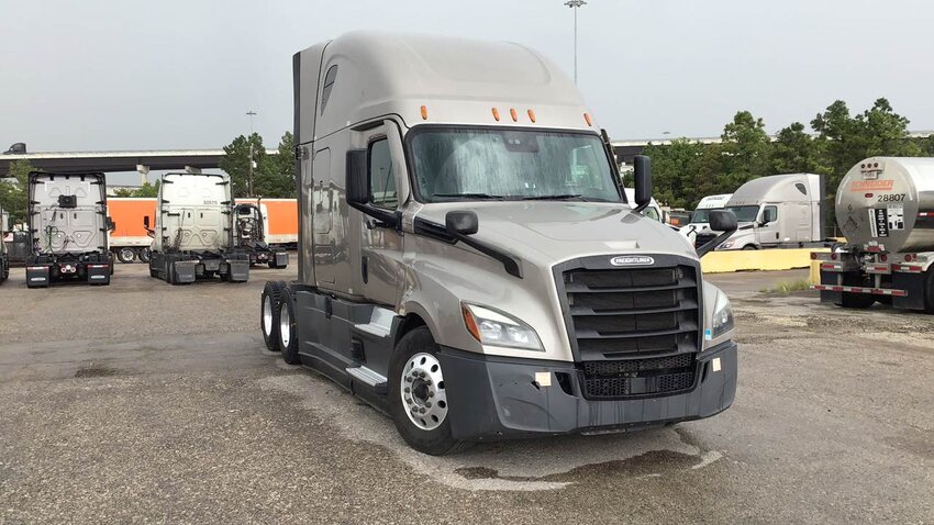 2022 Freightliner Cascadia for sale�In Old Fort, TN