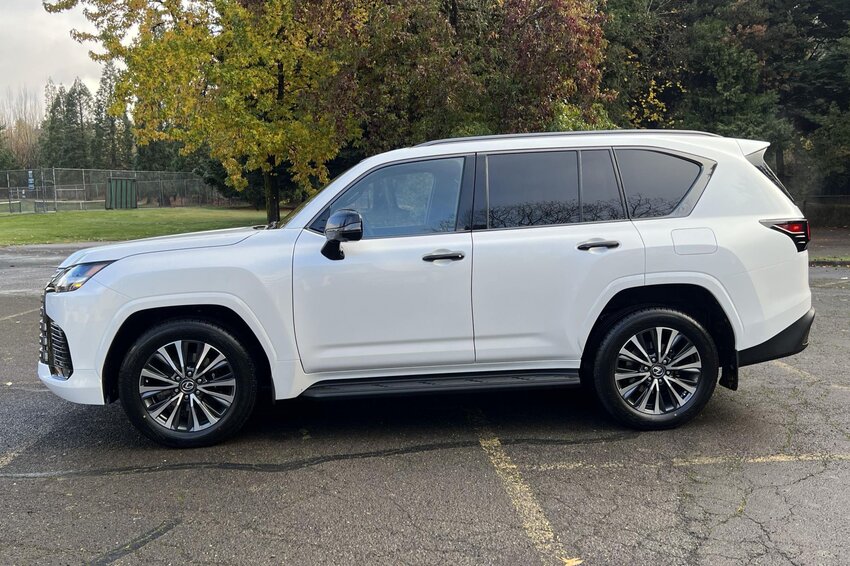 Neatly Used 2022 Lexus LX 600 Premium for sale�In Old Fort, TN